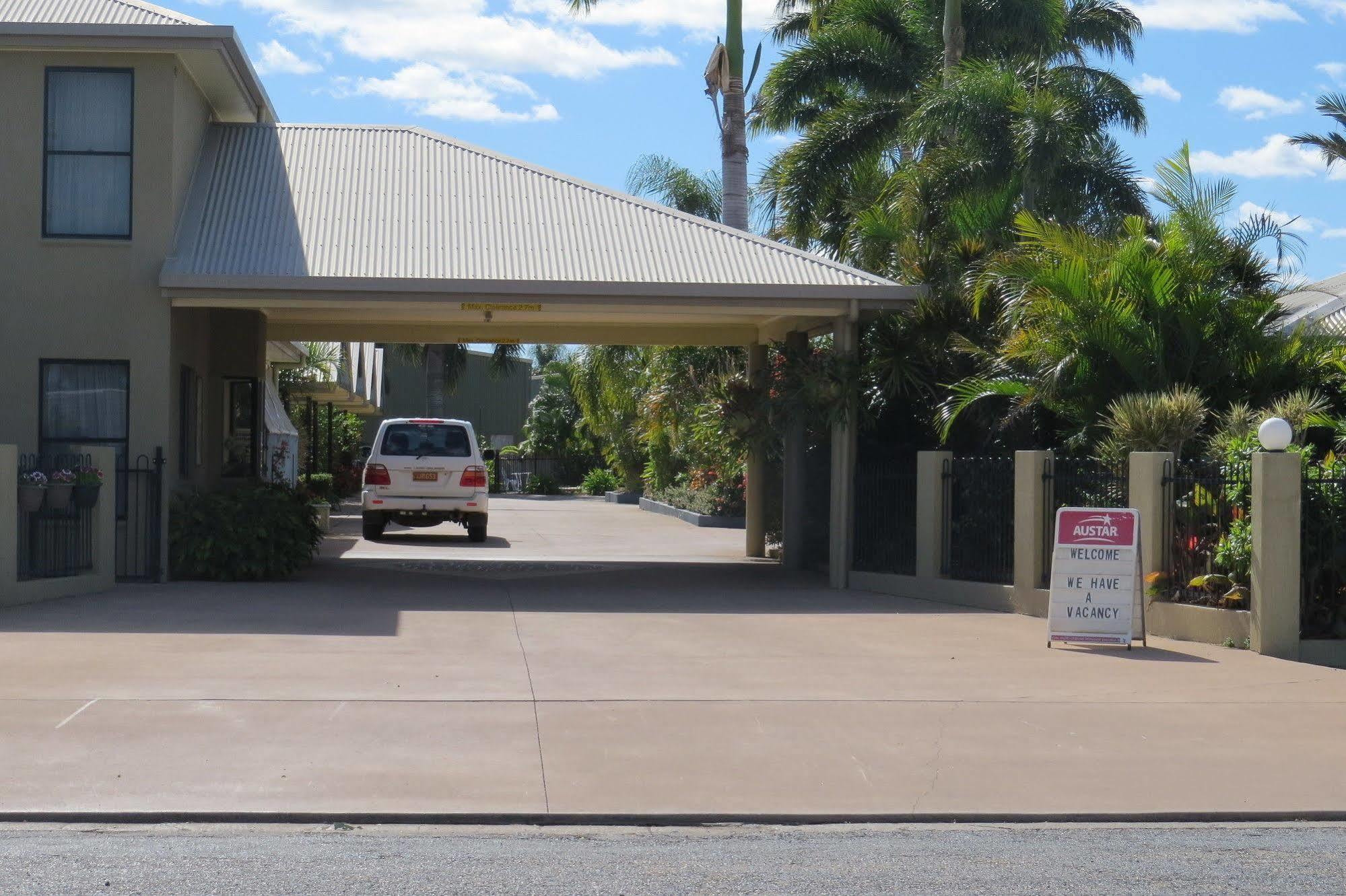 Biloela Palms Motor Inn Exteriör bild