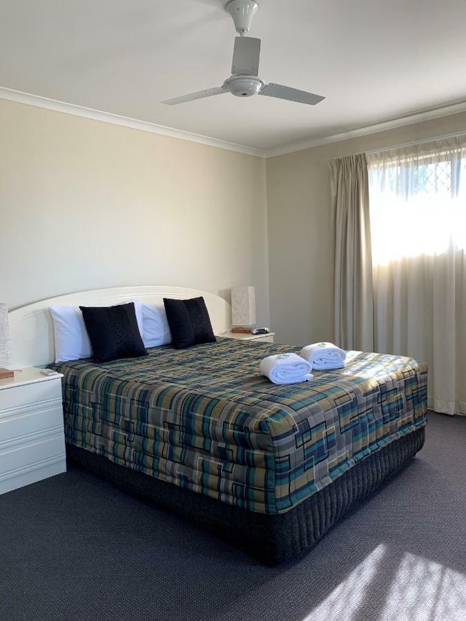 Biloela Palms Motor Inn Exteriör bild